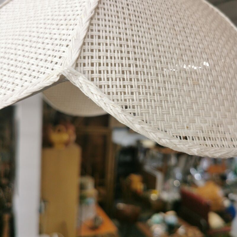 Vintage flower suspension