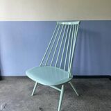 Chaise bâton blanche « Mademoiselle » du Finlandais Ilmari Tapiovaara