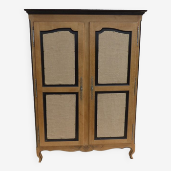 Two-door wardrobe in oak two doors – totally restyled with linen canvas fabrics