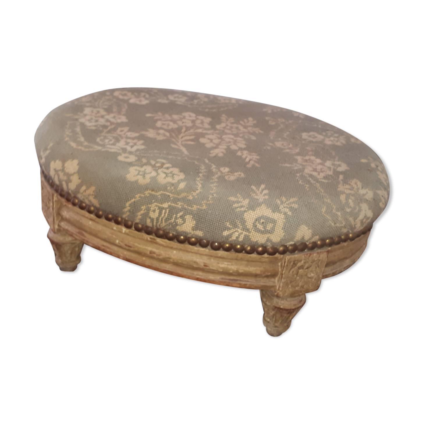 Rests old oval foot