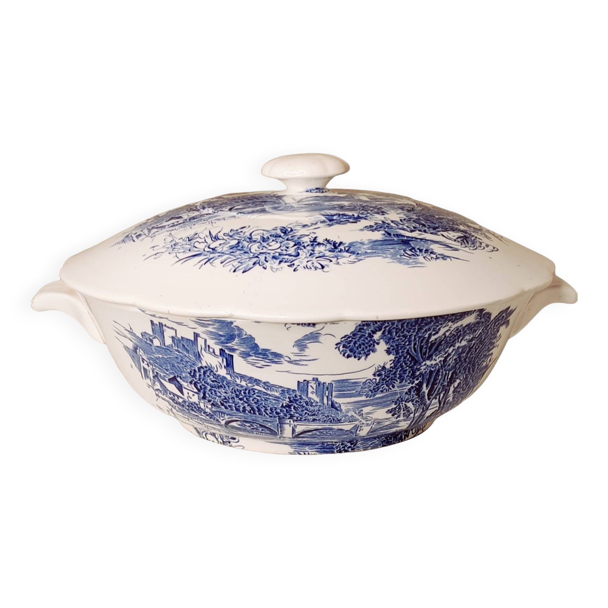 Gien x Wedgwood “Countryside” blue and white tureen – rare model