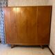 Armoire vintage pieds compas