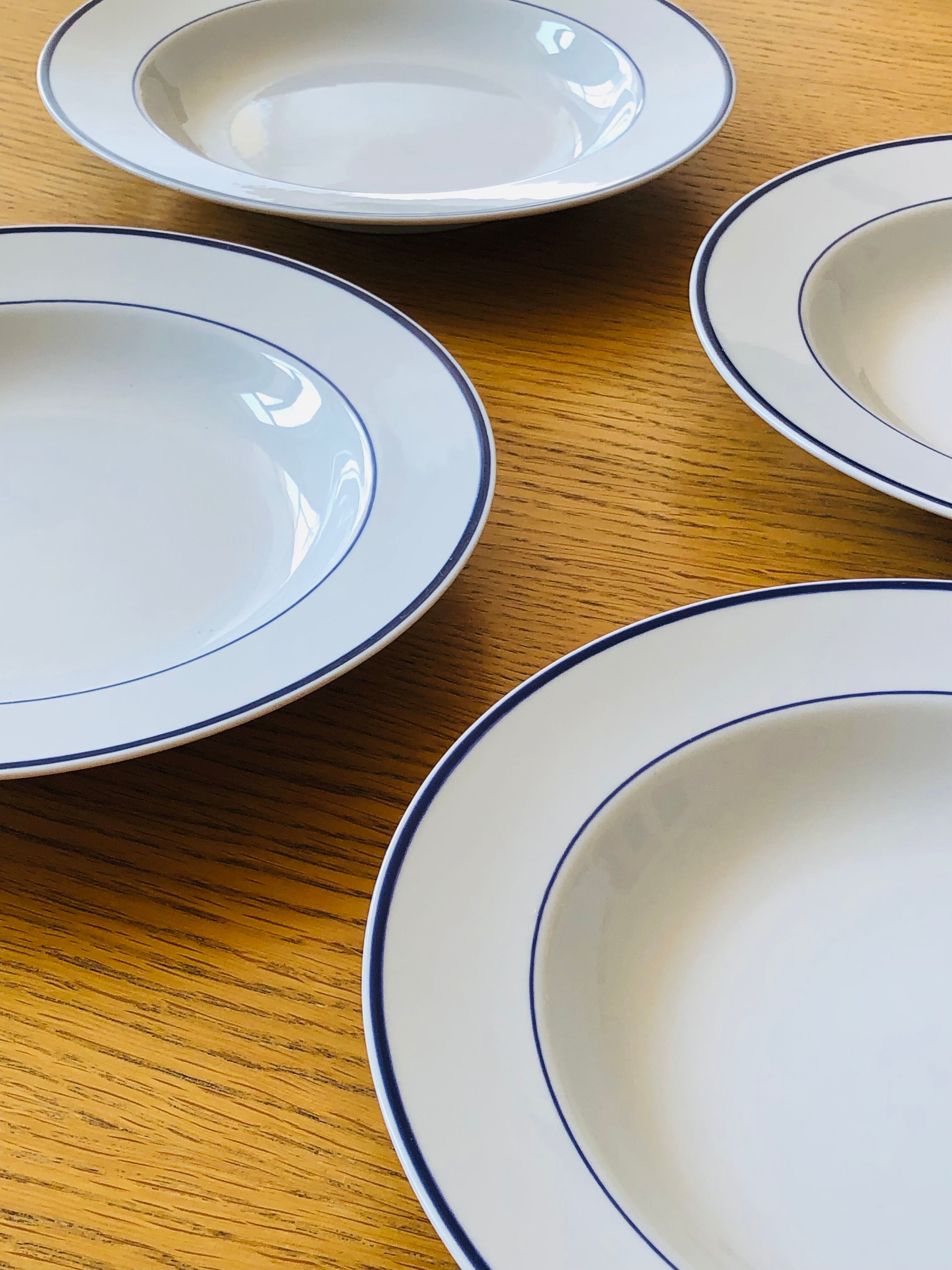 Hollow plates in Italian porcelain Tognana
