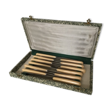 12 dessert knives in a case