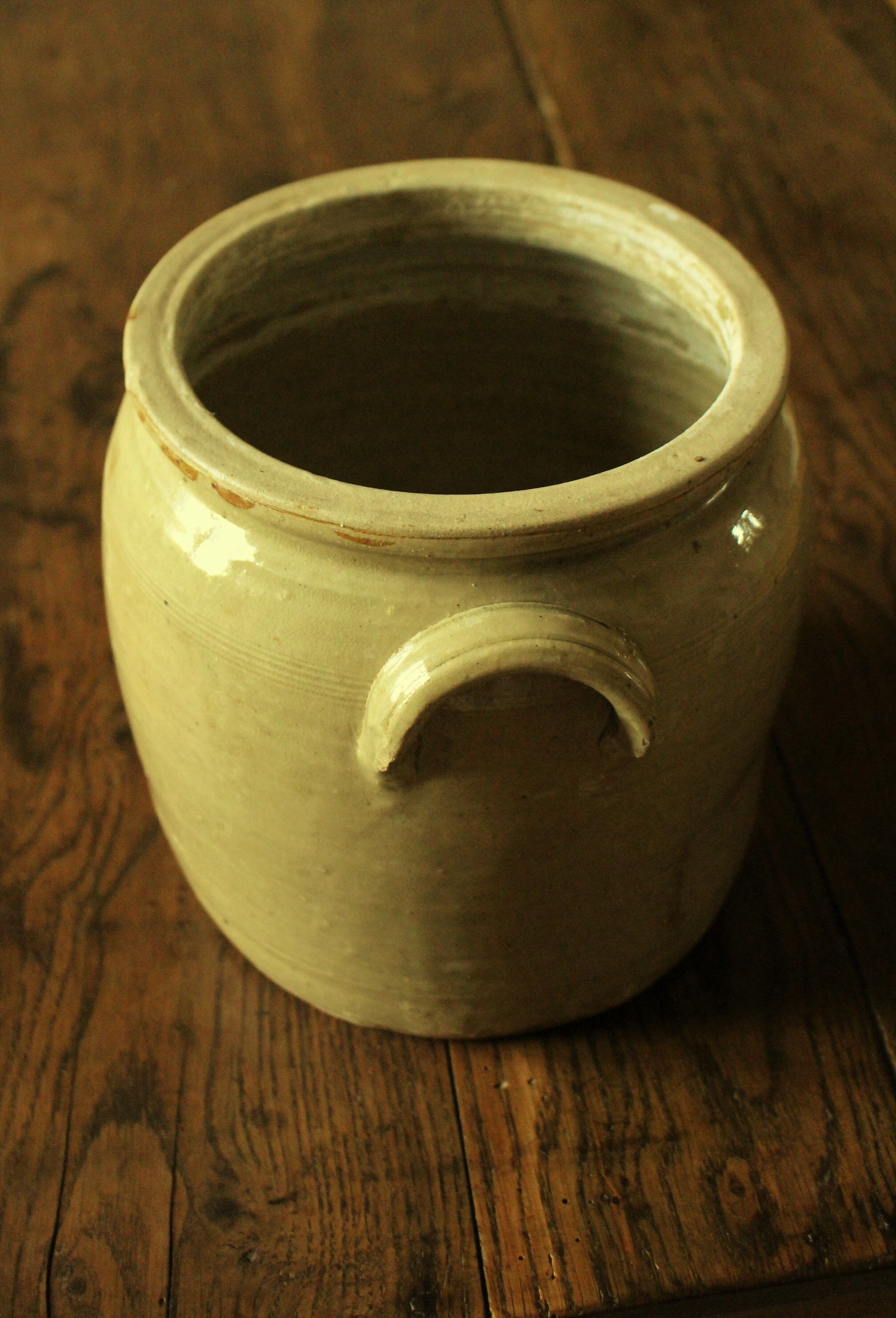 Grey glazed stoneware pot two handles 5 L