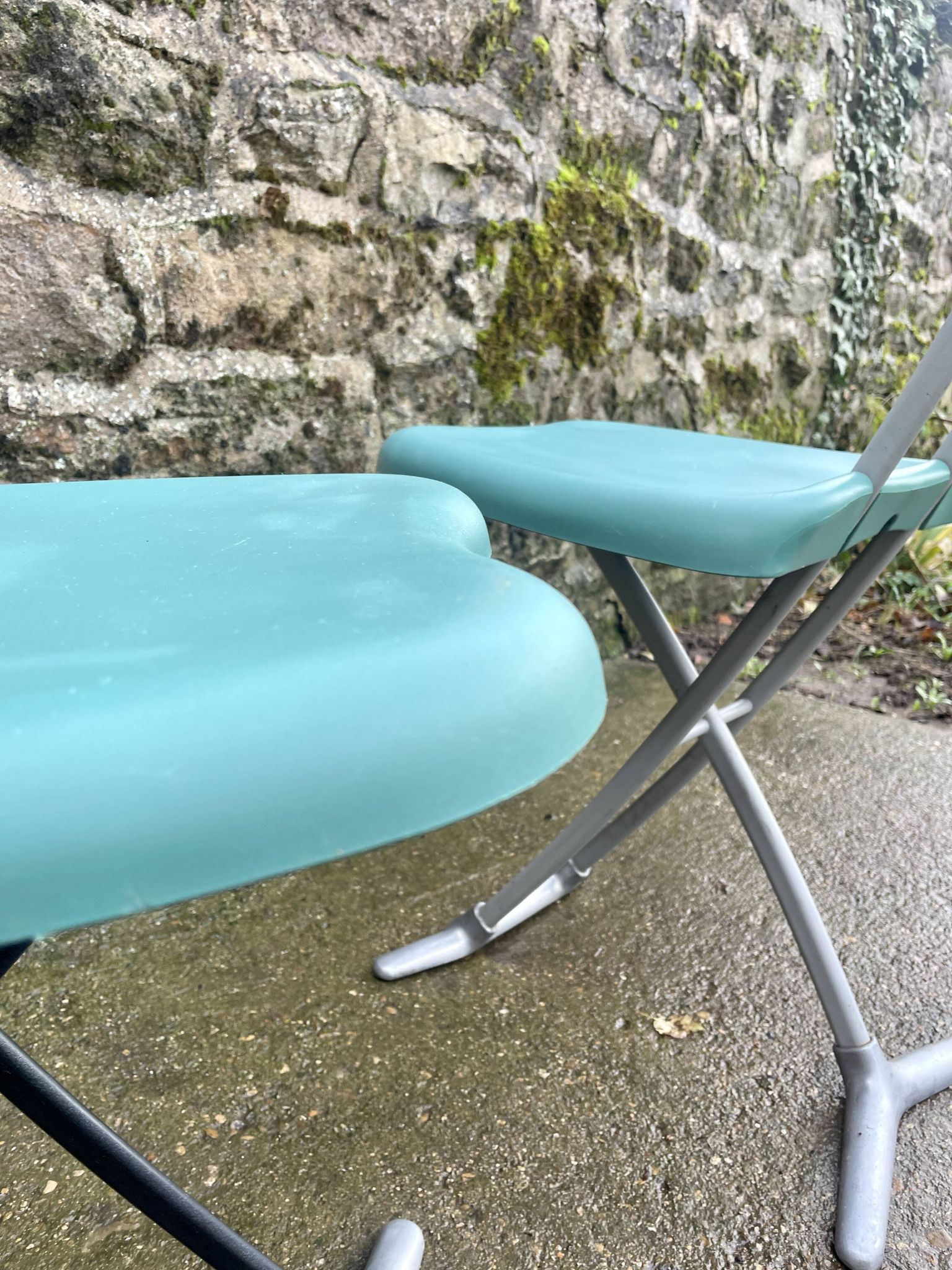 Set of 2 folding chairs Rondine by Toshiyuki Kita for Magis Italy.
