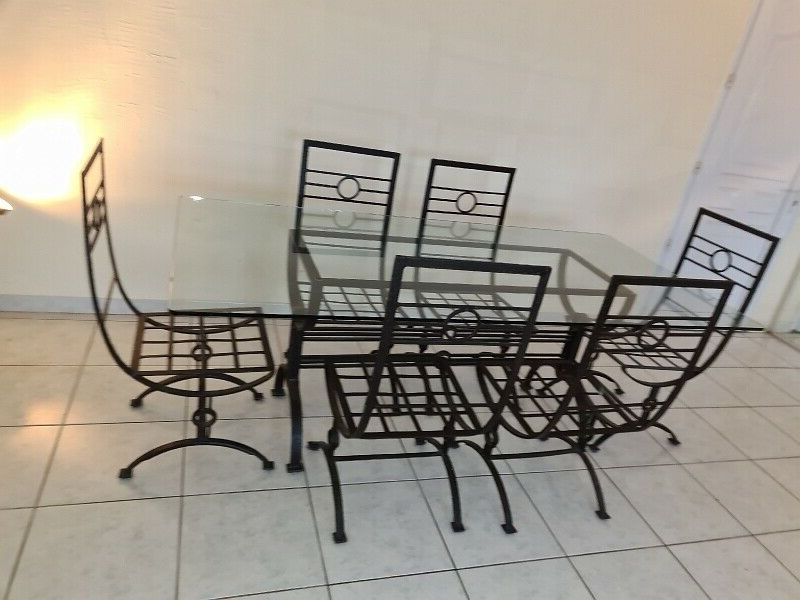 Ensemble table et 6 chaises en fer forge et verre | Selency