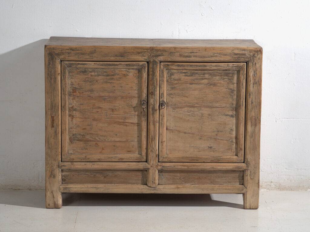 Chinese buffet with two doors in Gansu pine – China, around 1930