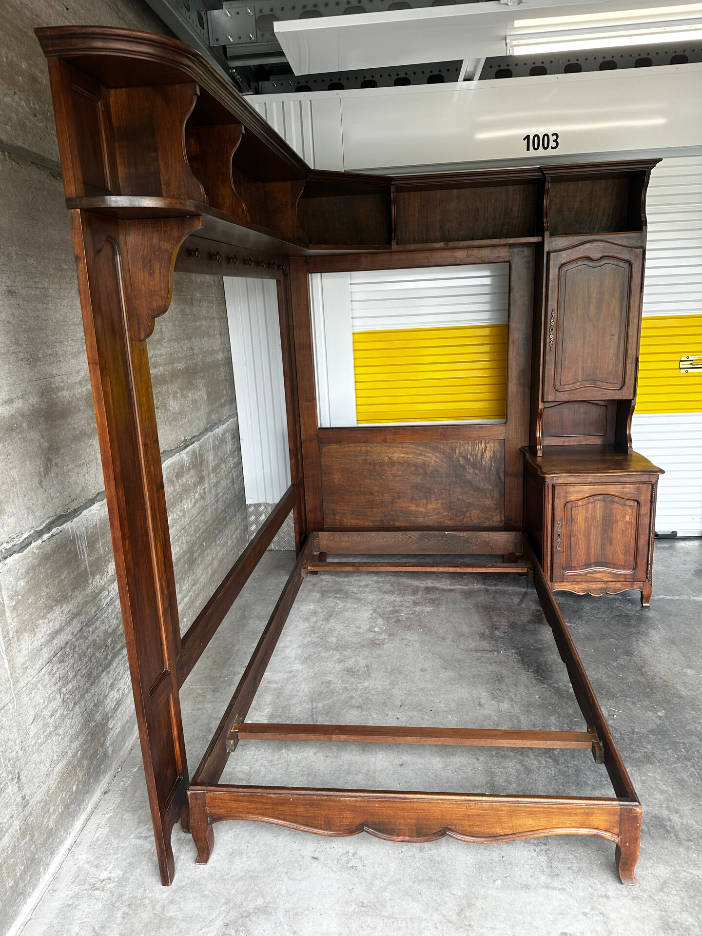 Solid wood bookshelf - French work from the 1950s