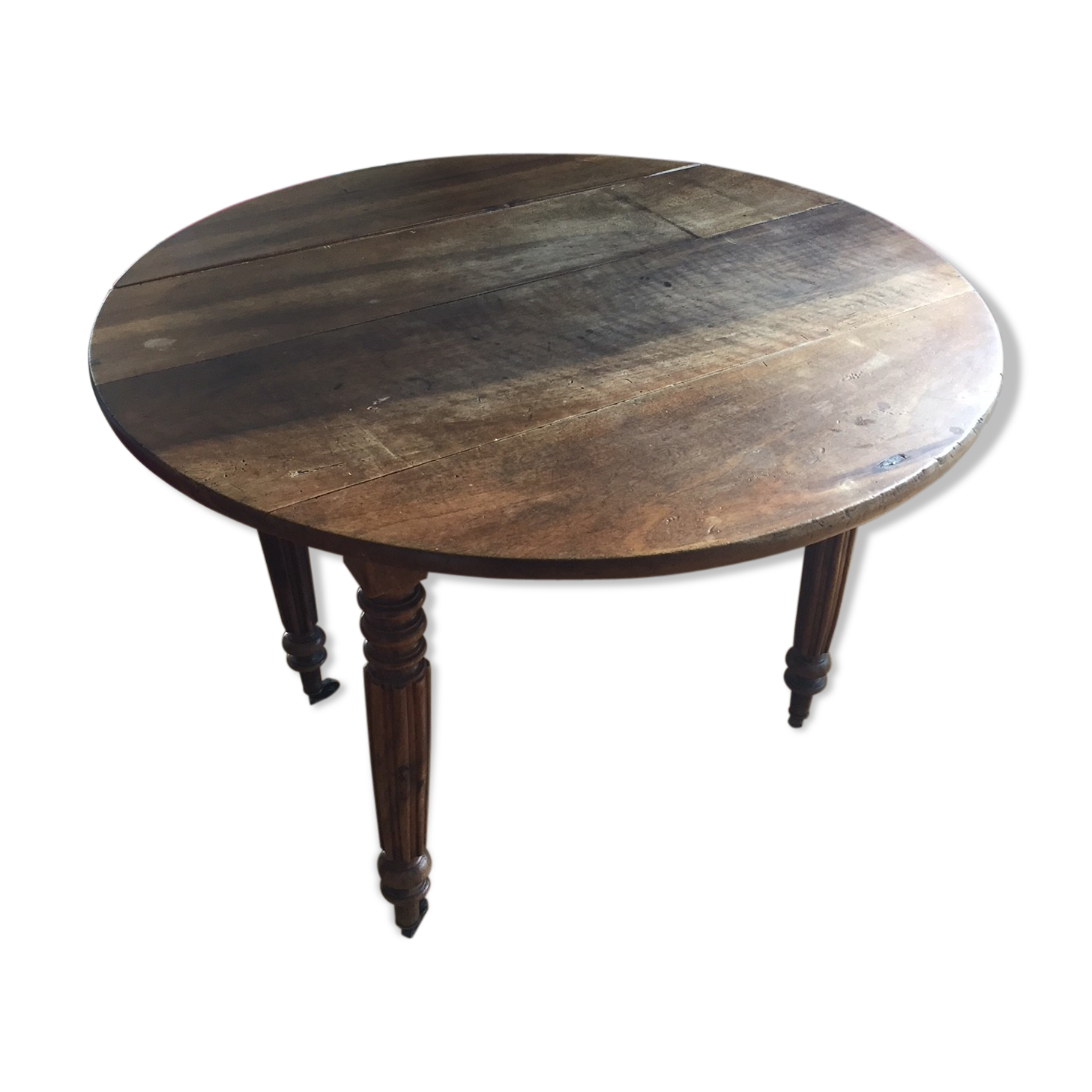 Oak round table