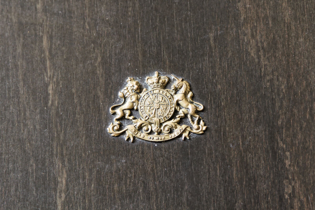 Service tray "Honi soit qui mal y pense"