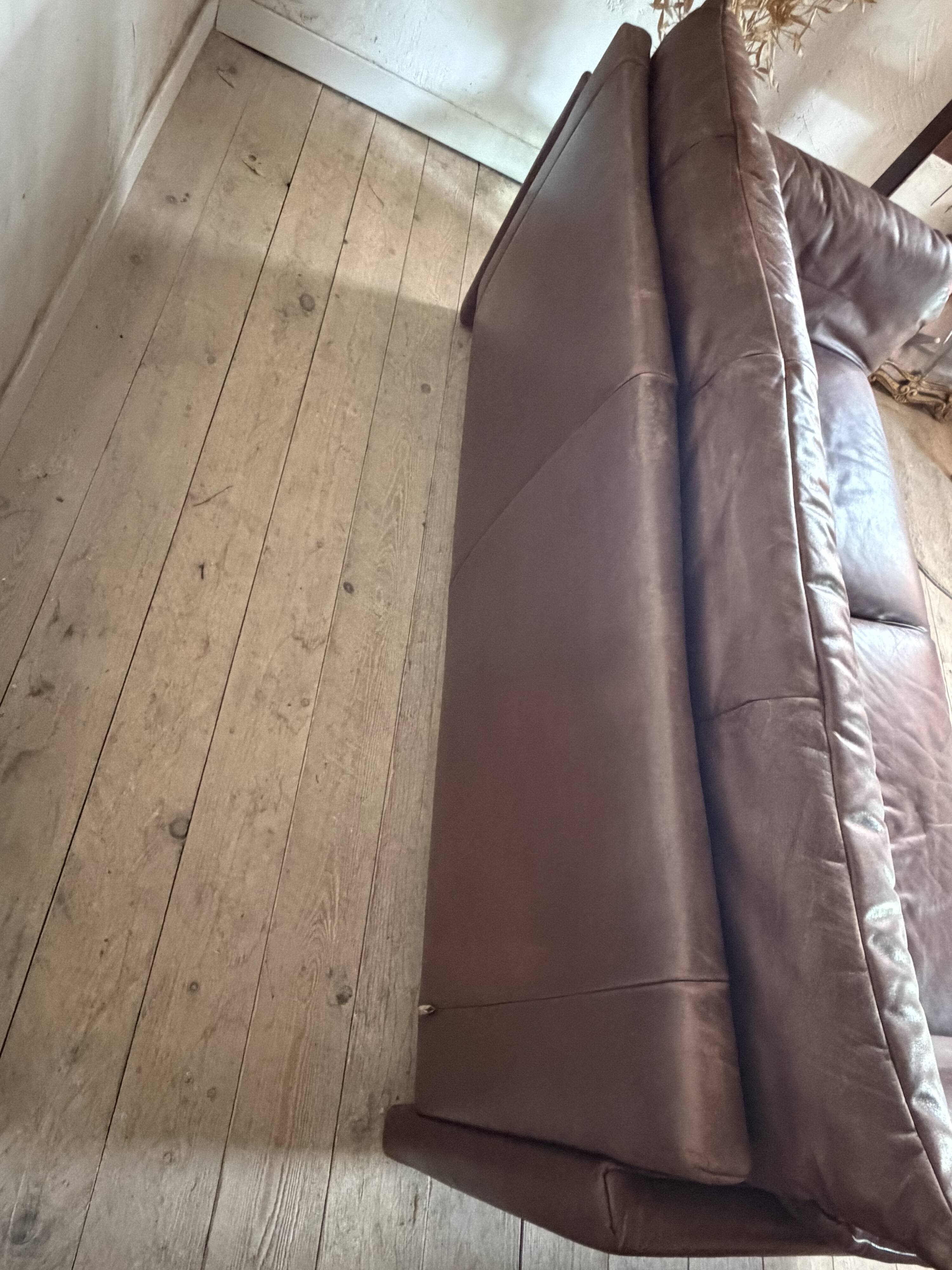 Vintage leather sofa Ligne Roset