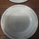 Série de six assiettes plates Gien terre de fer décor Rivoli fin XIXème