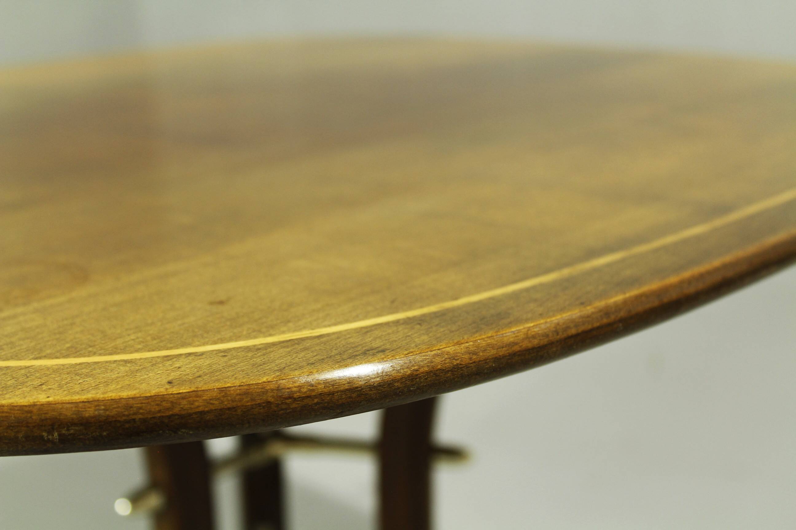 Table d'appoint en bois cintré, Allemagne, années 1950
