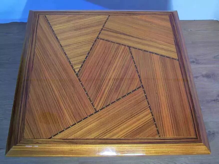 Table basse en bois de zebrano