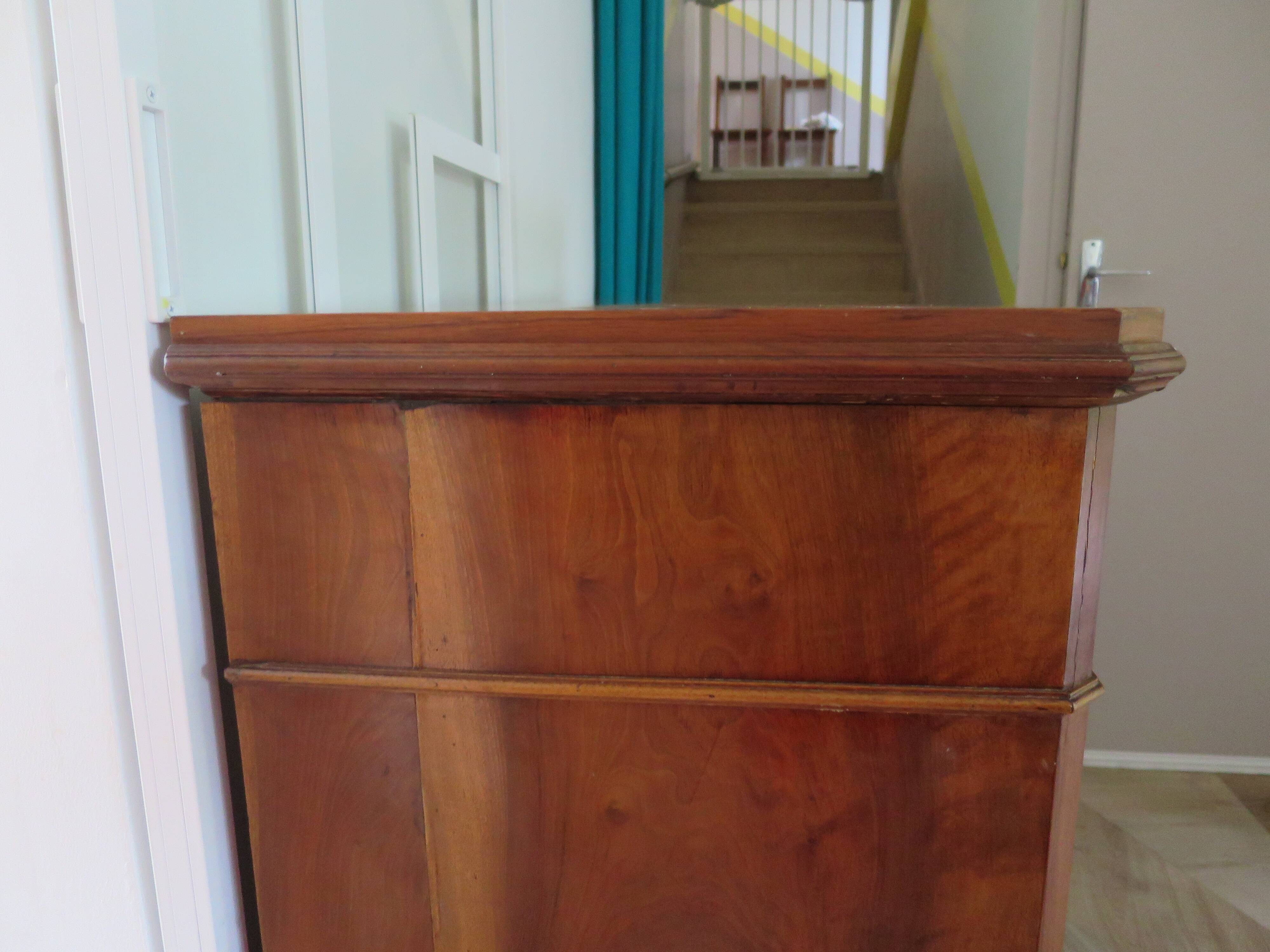 Rare - Pretty old chest of drawers with 4 drawers and 3 locks - In walnut - 1930