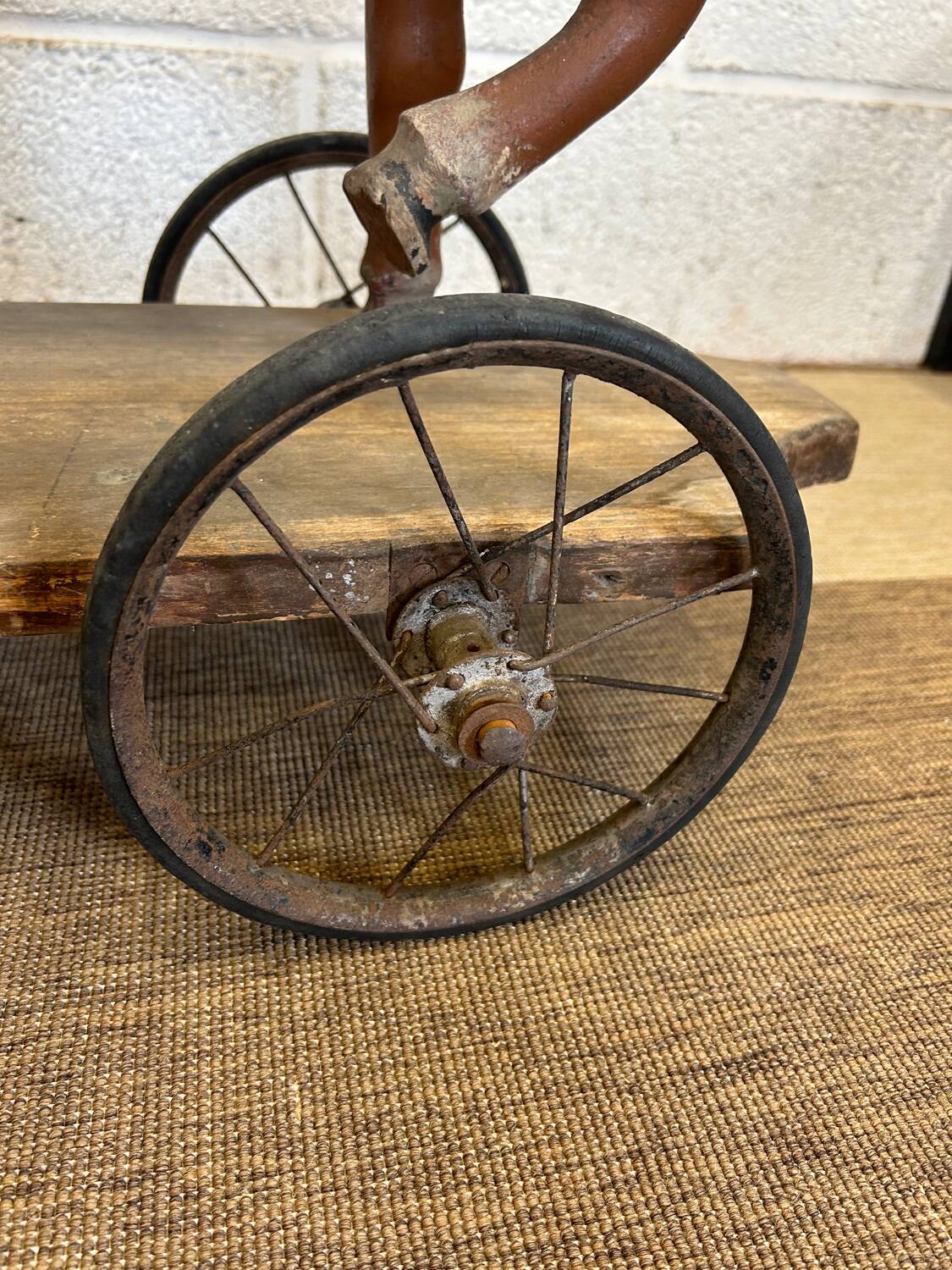 Very old pulling horse popular art