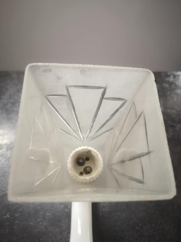 Wall lamp old white porcelain art deco bathroom 1920 tulip engraved glass