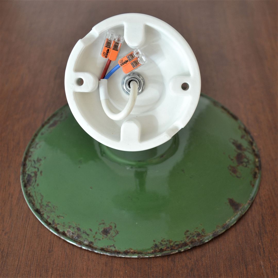 Articulated wall lamp in green enamel and white porcelain