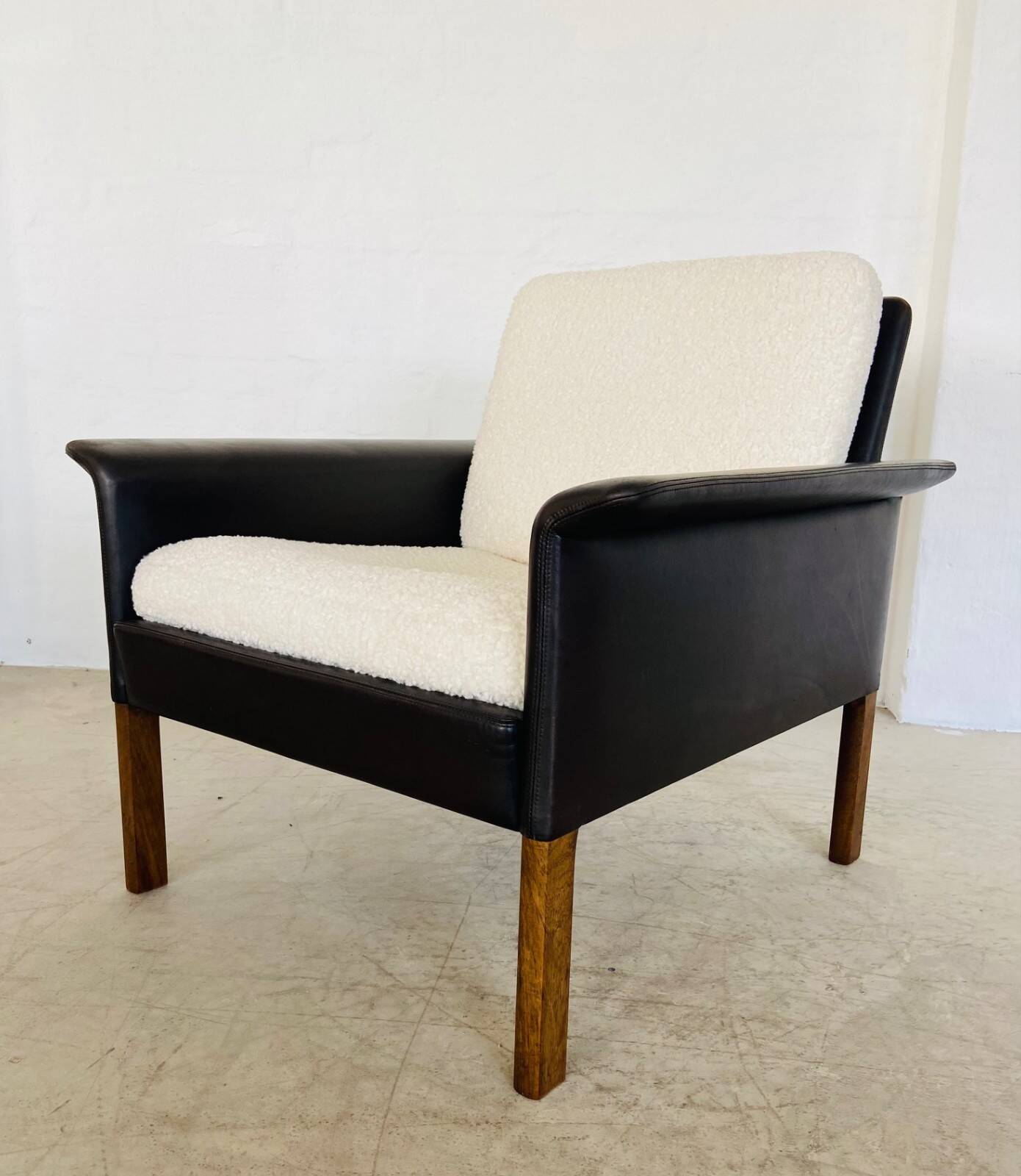 1960s retro Hans Olsen rosewood and leather lounge chair