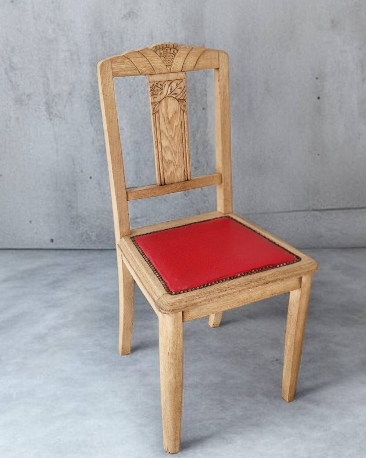 Set of 4 sculpted oak chairs – 1940s Art Deco style