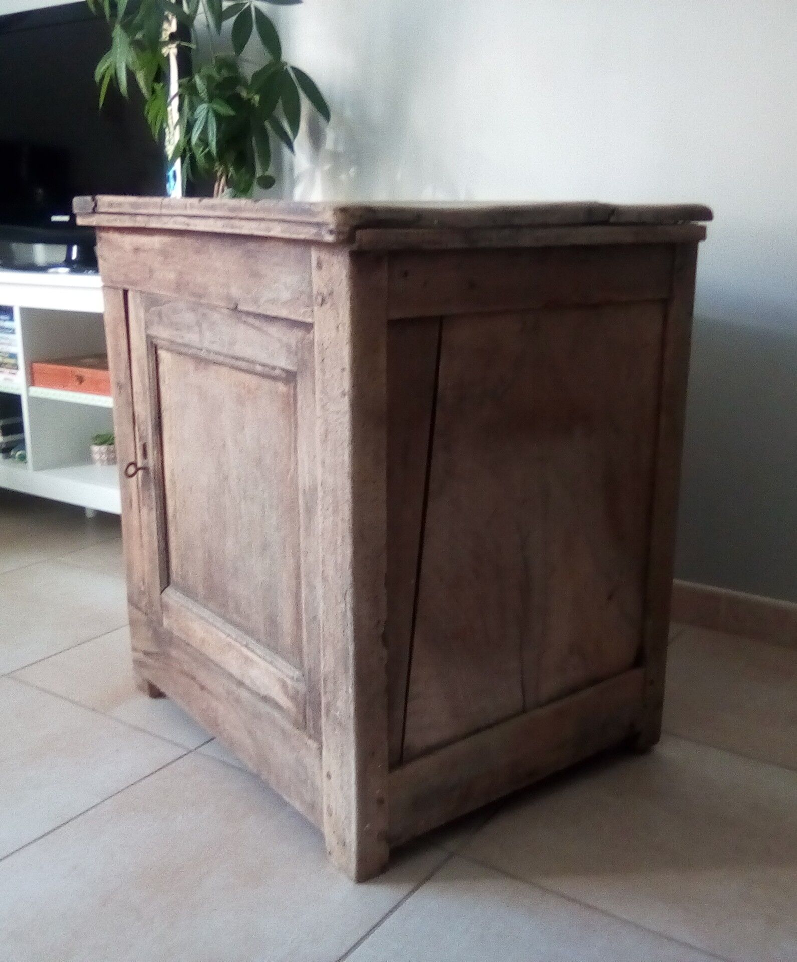 Old farmhouse jam maker