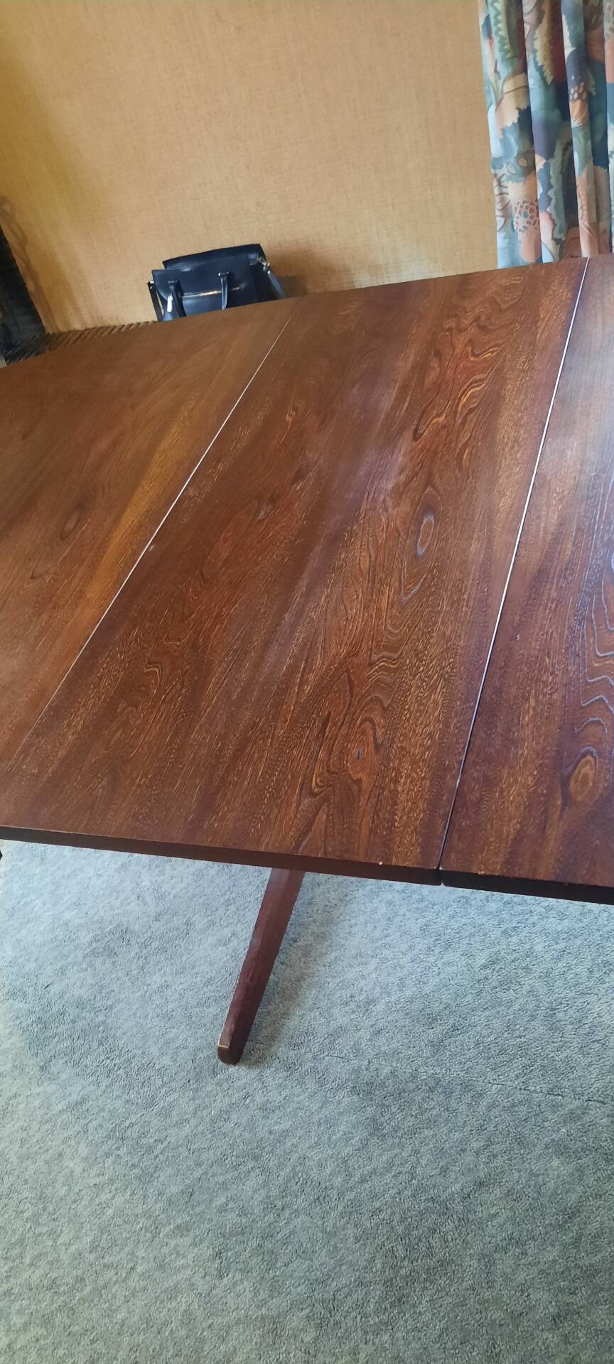Baumann table style