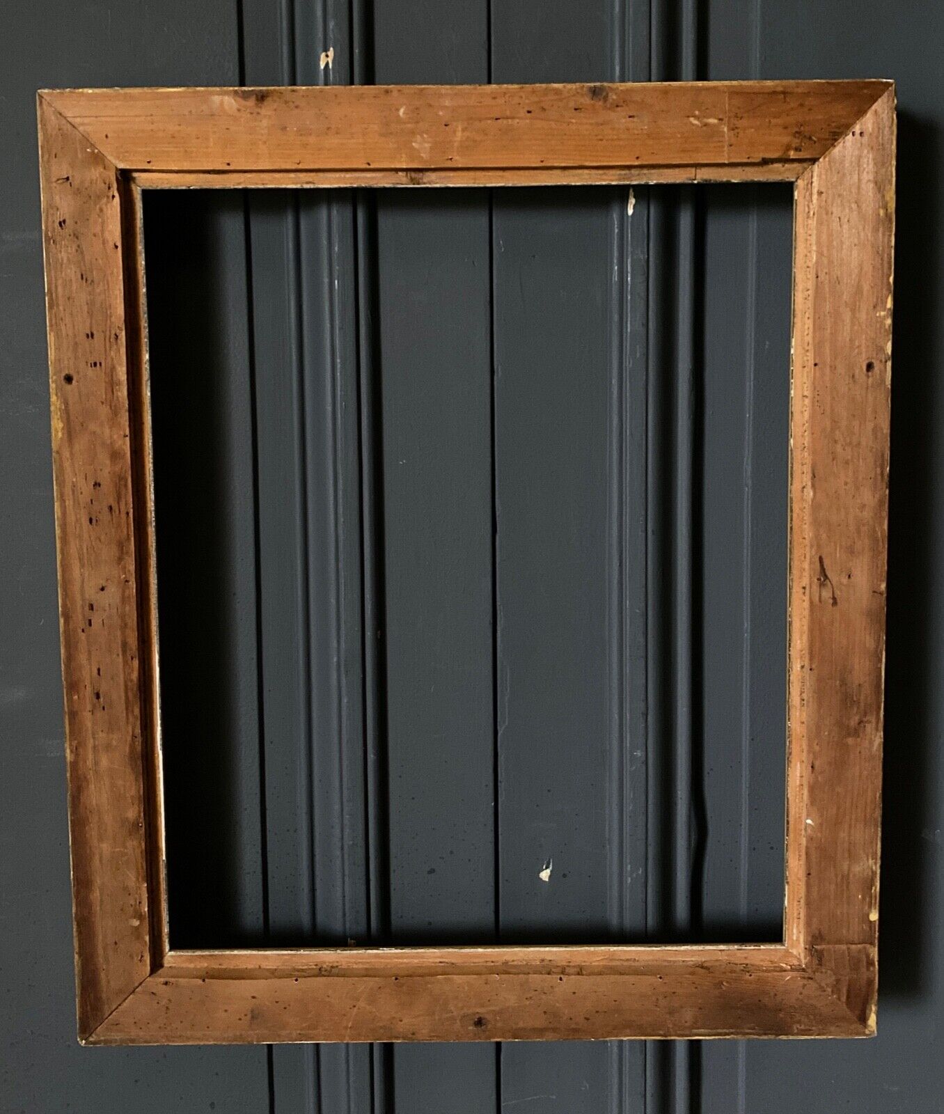 Gild frame nineteenth stucco decor of rinceaux