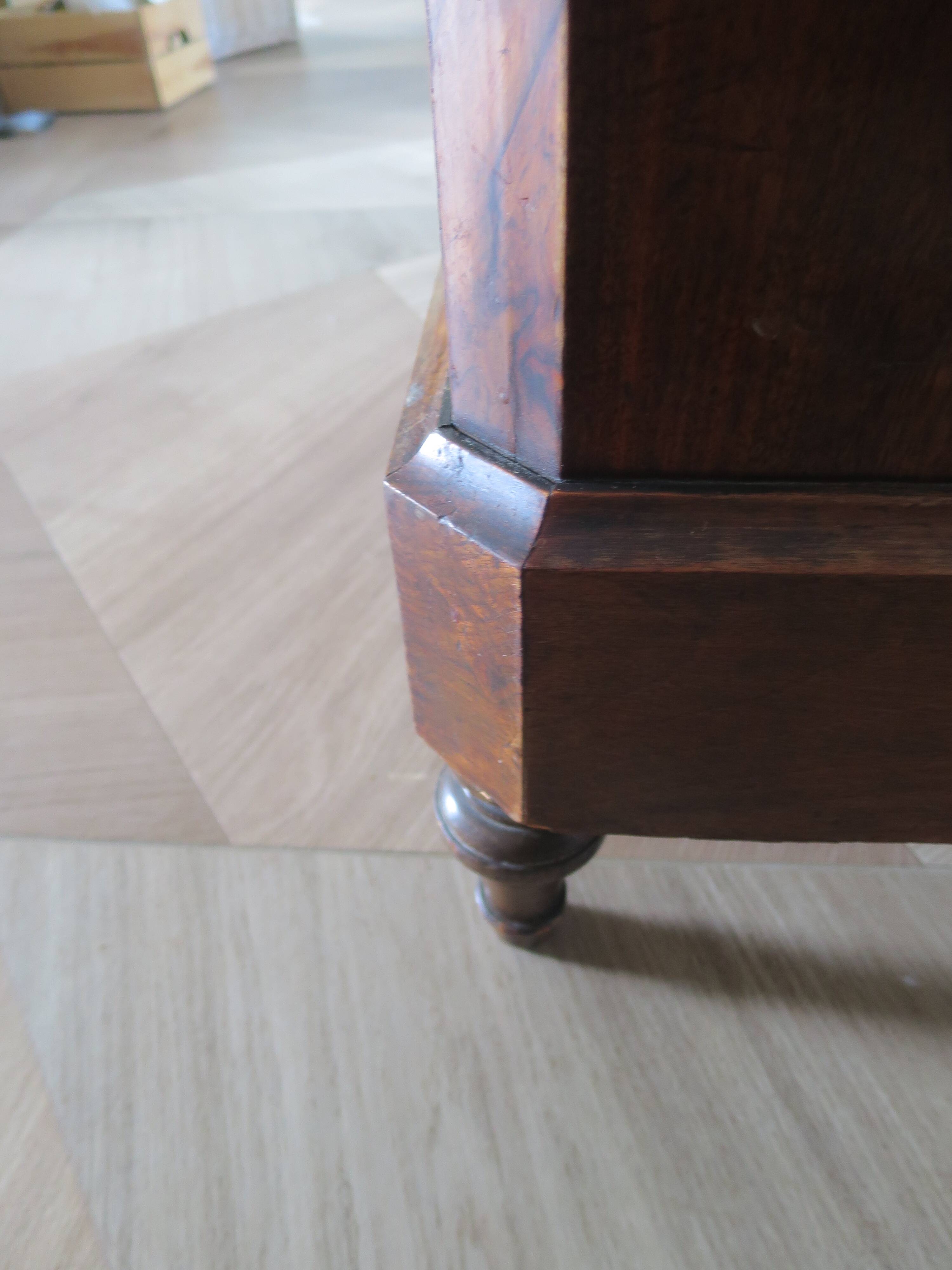 Antique oak burr chest of drawers - 4 drawers - marquetry inlay from the early 21st century
