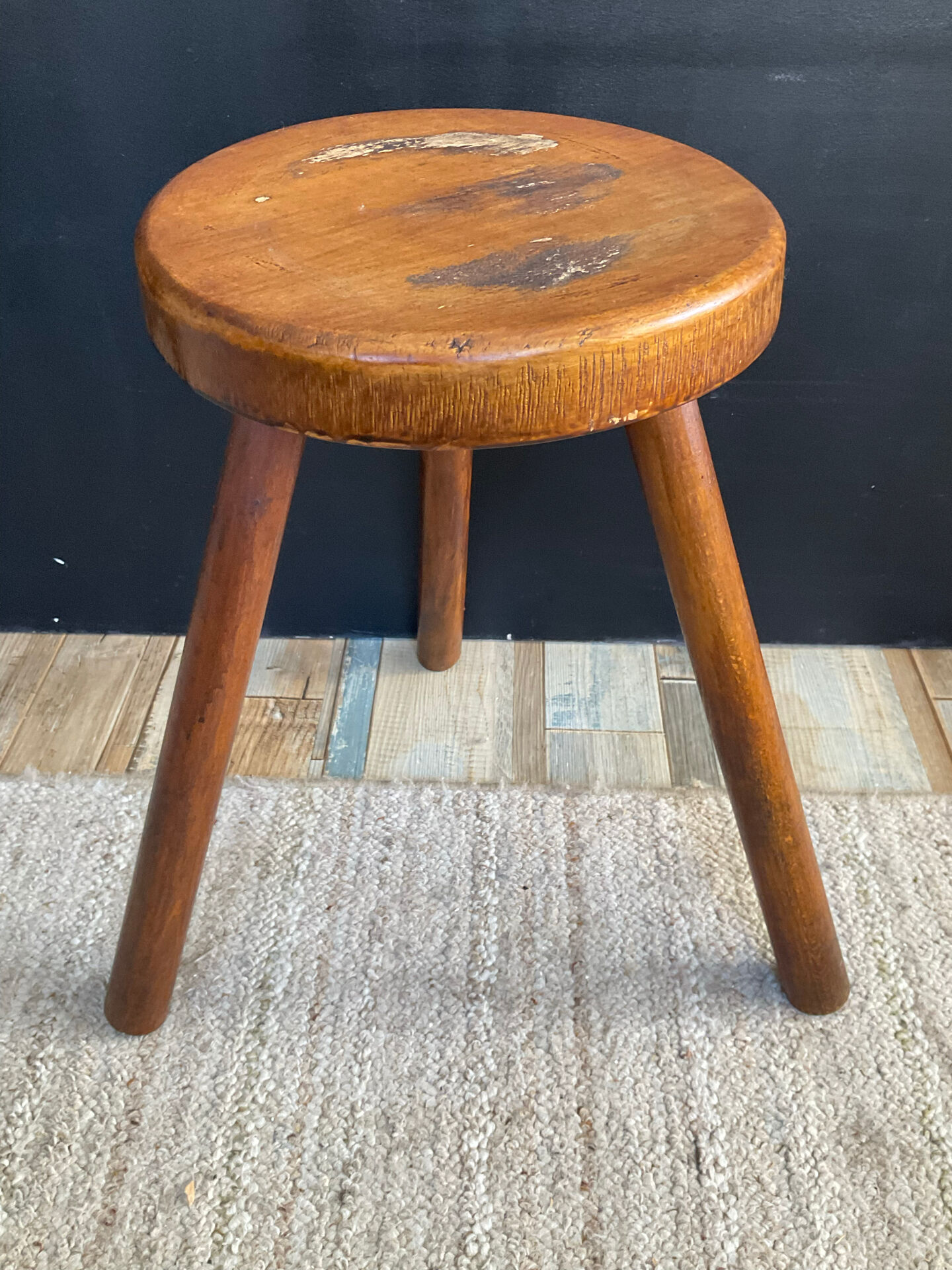 Tabouret de ferme tripode en bois