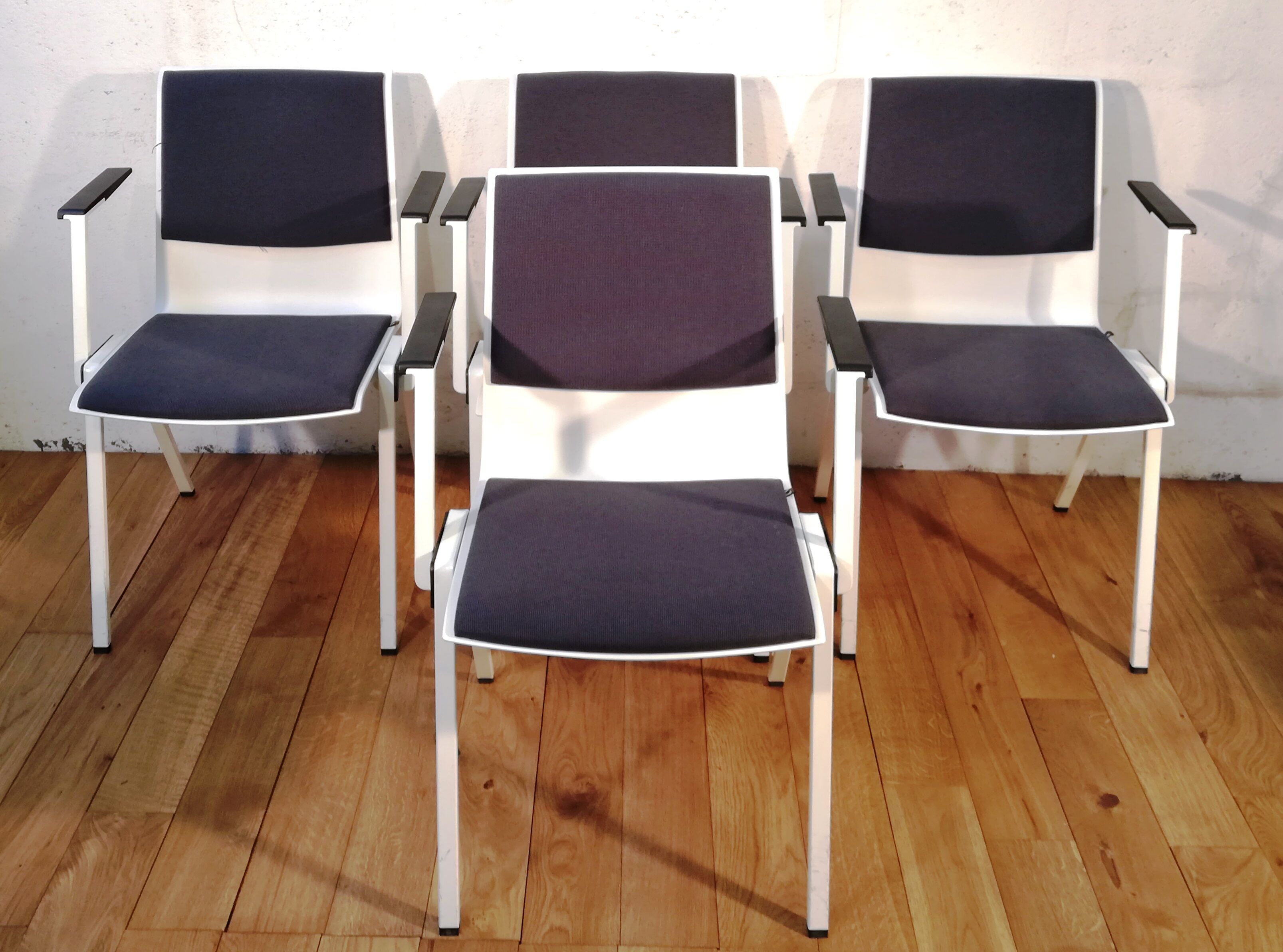 Publica visitor chair