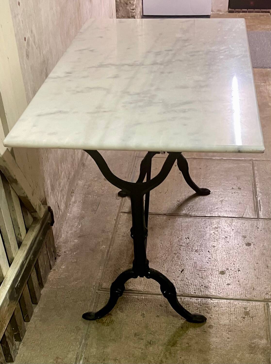 Bistro table marble top, cast iron base