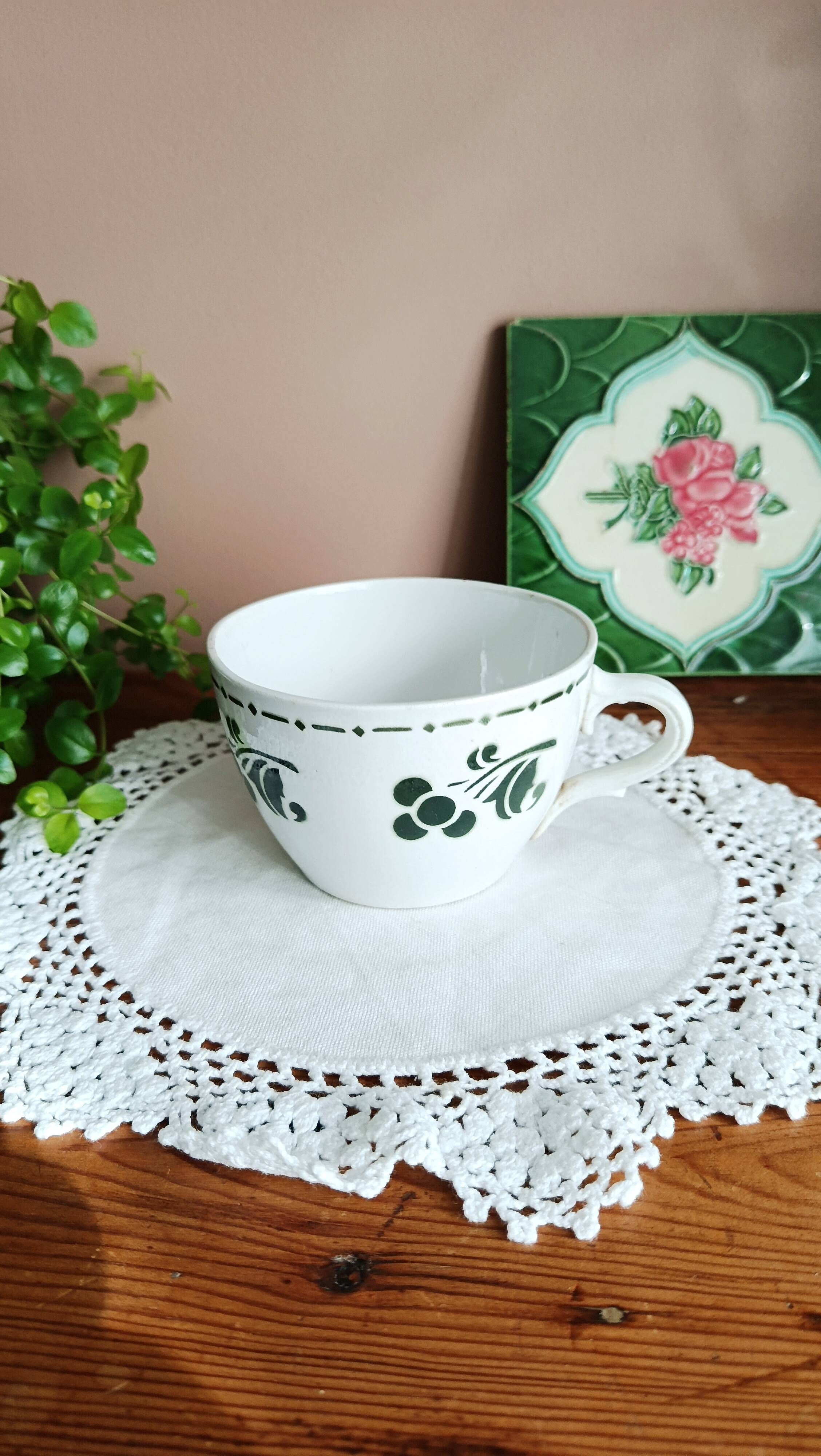 Grande tasse à chocolat Badonviller, cerisette