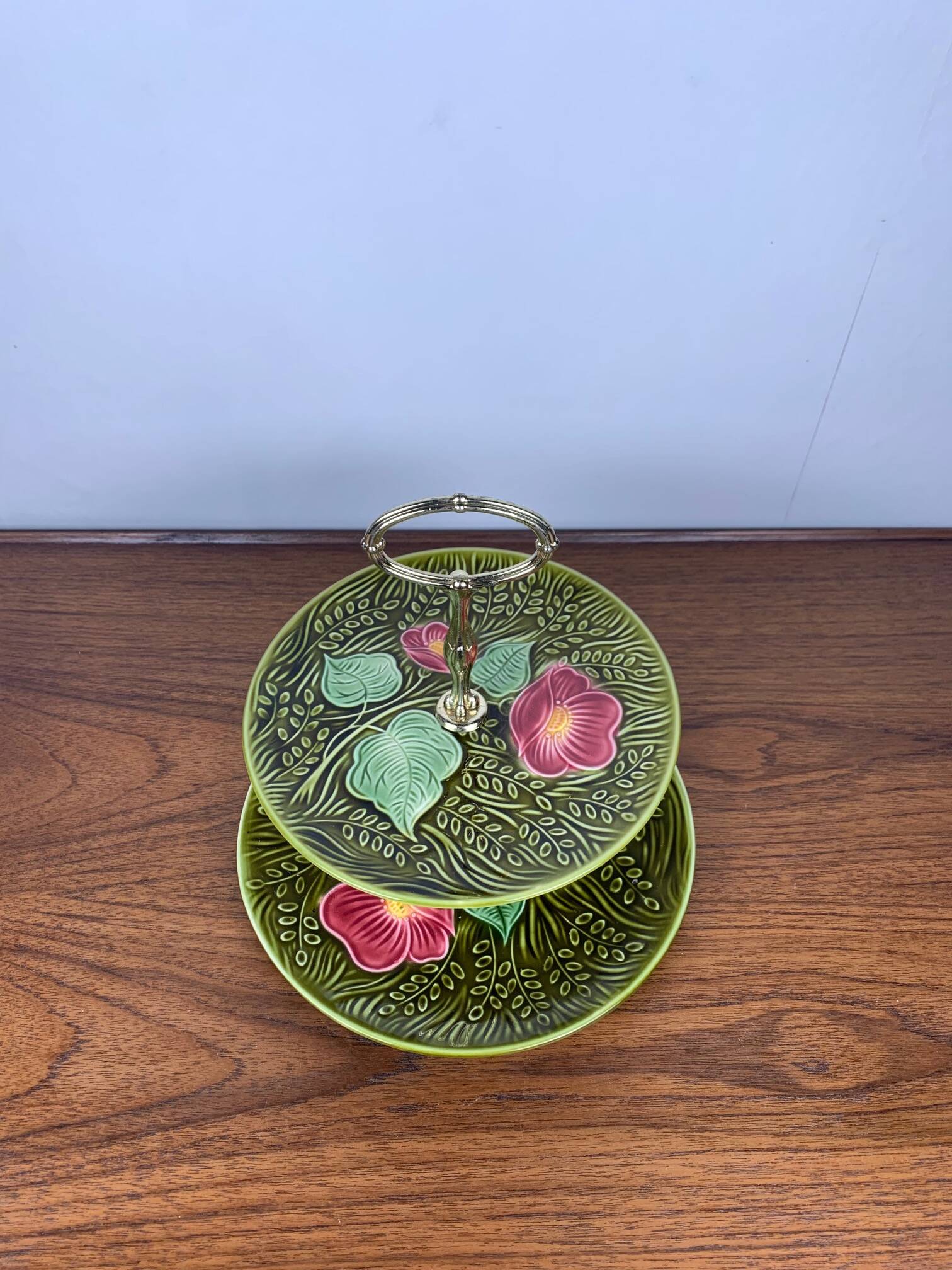 2-tiered majolica server/tray, Sarreguemines, early 20th century