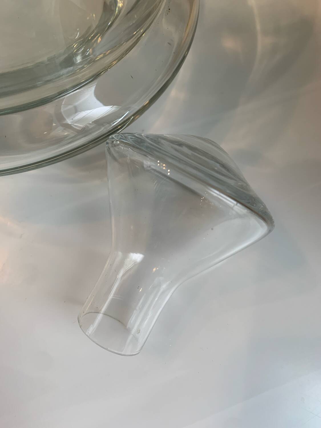 Tumbler wine carafe