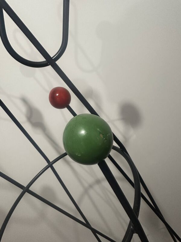 Porte manteau >  Roger Feraud