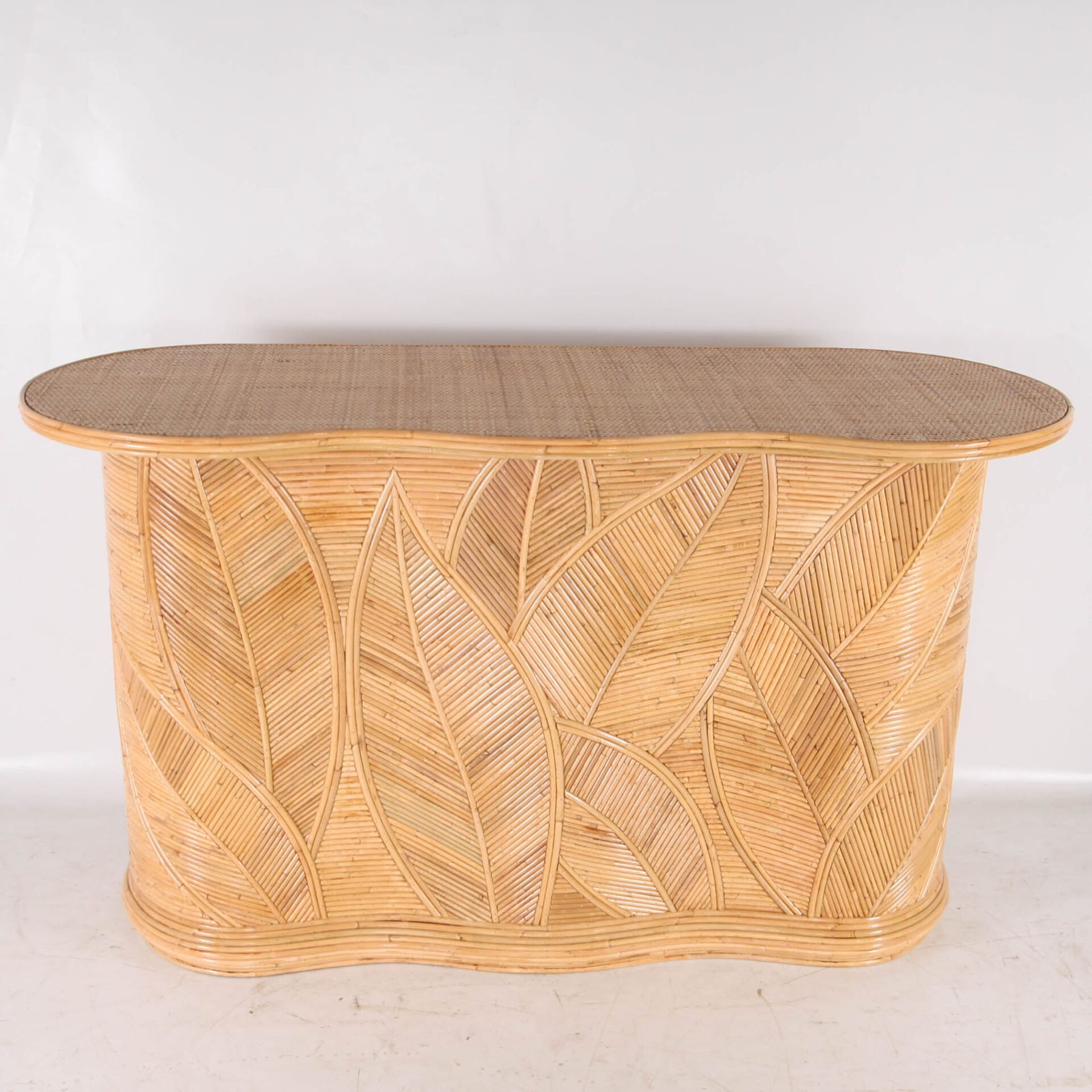 Rattan "leaves" console