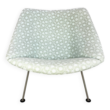 Artifort "oyster" chair by Pierre Paulin