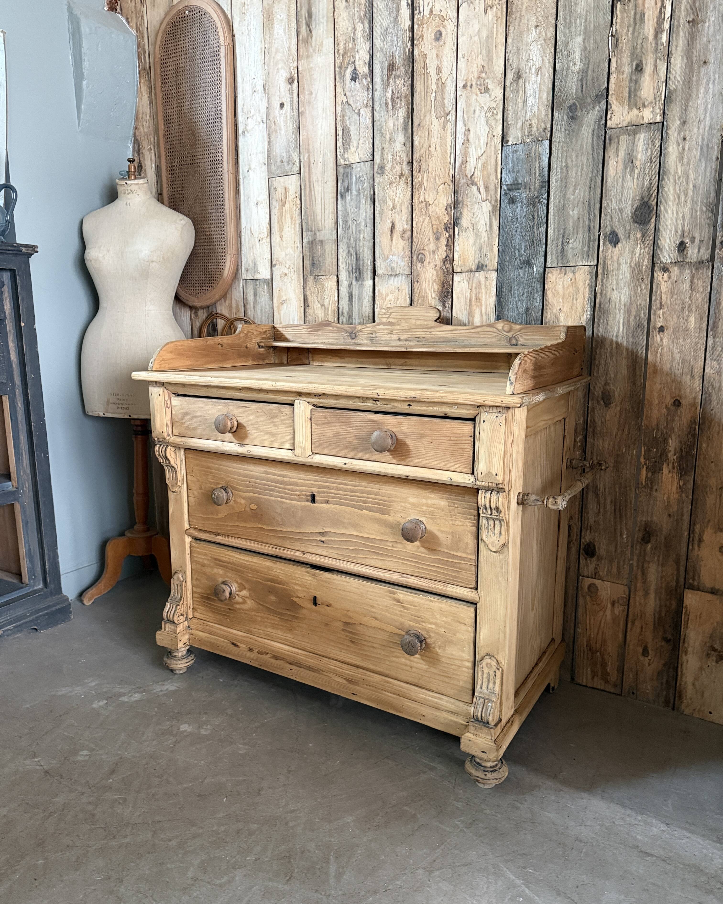 English pine chest of drawers
