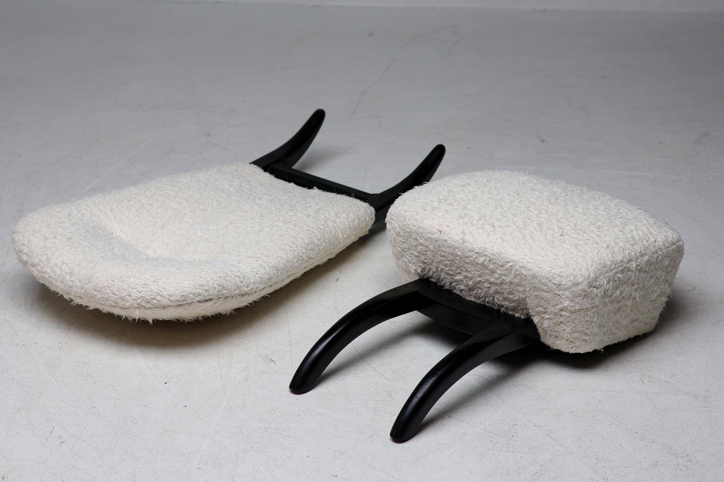 Congo chair by Theo Ruth for Artifort, white, mid-century modern.
