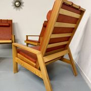 Scandinavian design lounge set in pine with 3 lounge chairs and a table from the 70s.