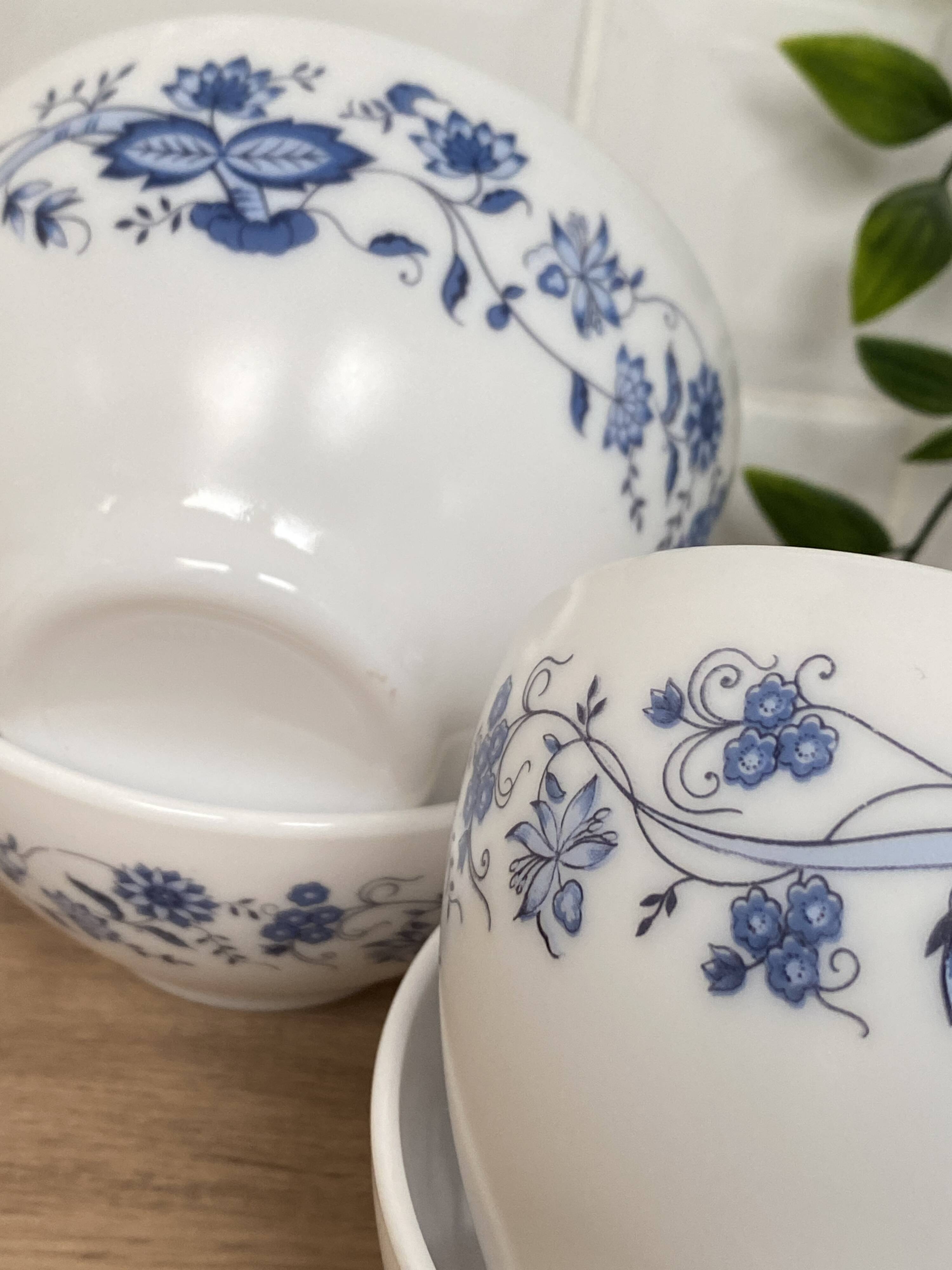 Set of 4 Arcopal Antar Bowls