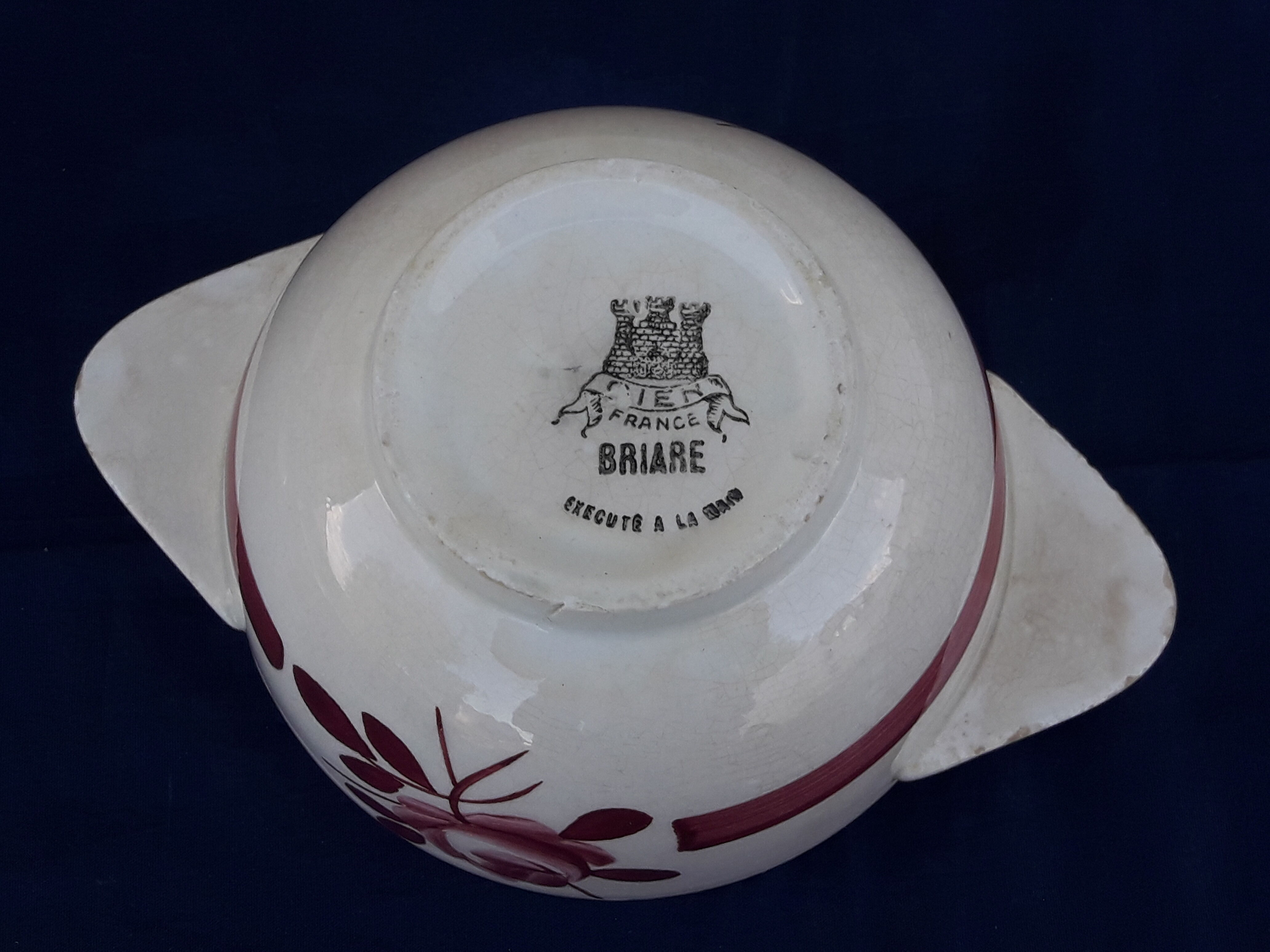 Gien model Briare earthenware ear bowl