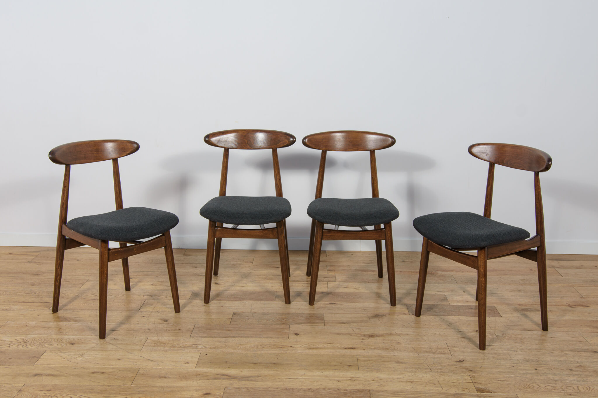 Chaises de salle à manger Mid-Century Modèle 5912 de l'usine de meubles Zamojska, années 1960, ensemble de 4