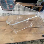Triangular plexiglass coffee table end table Altuglas David Lange 70