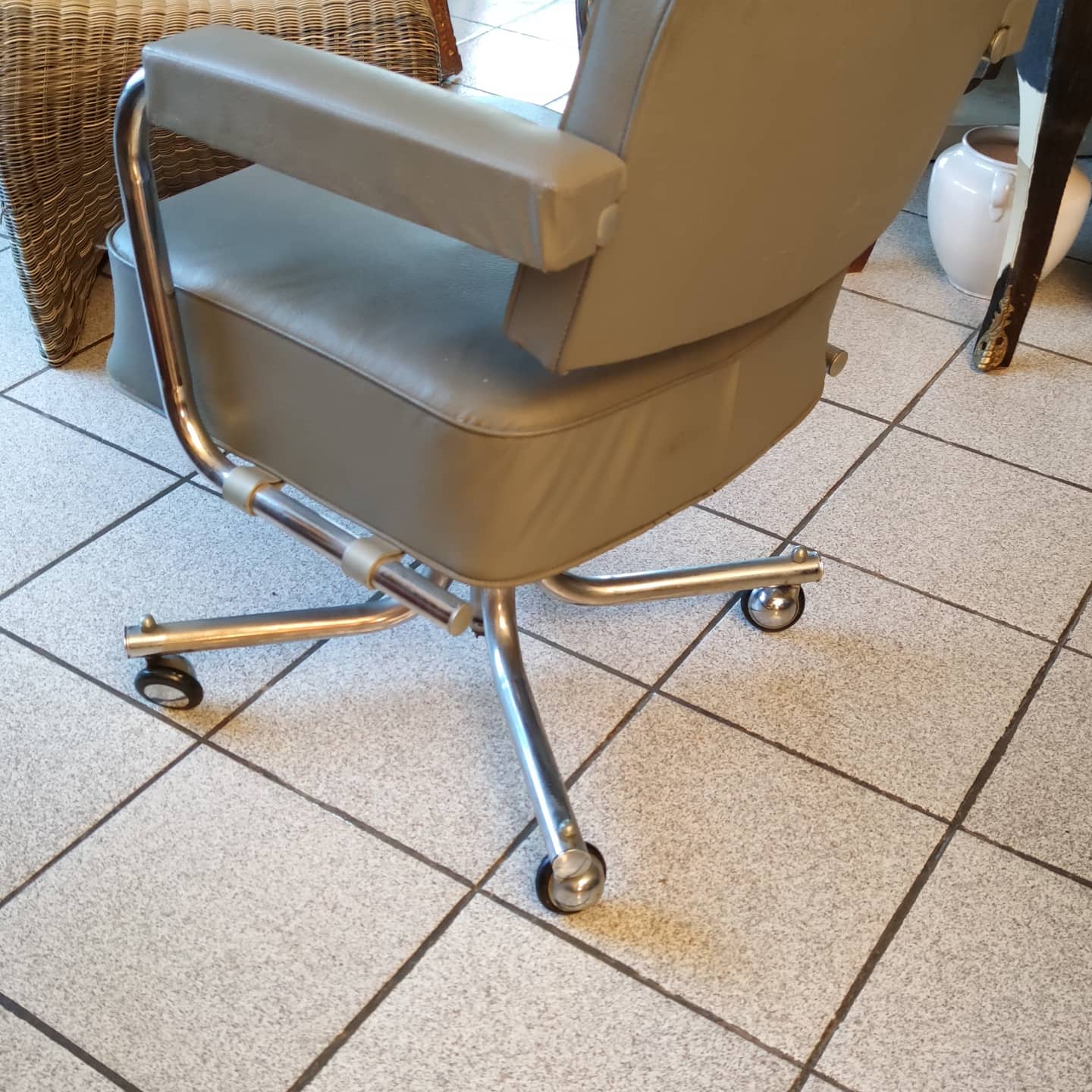 Wheeled office chair circa 1950/60
