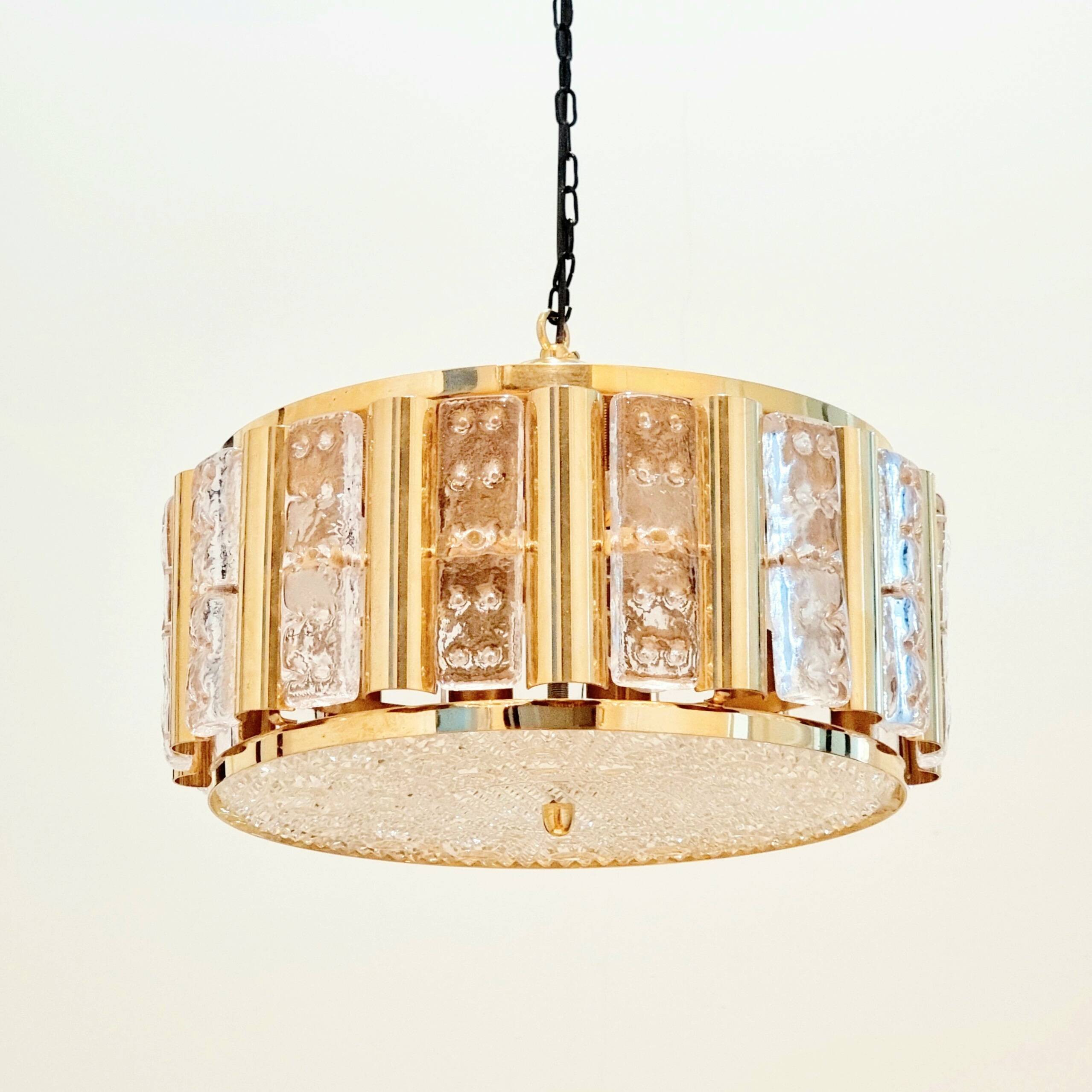 Plafonnier scandinave en verre et laiton du milieu du siècle par C. Fagerlund, années 1960