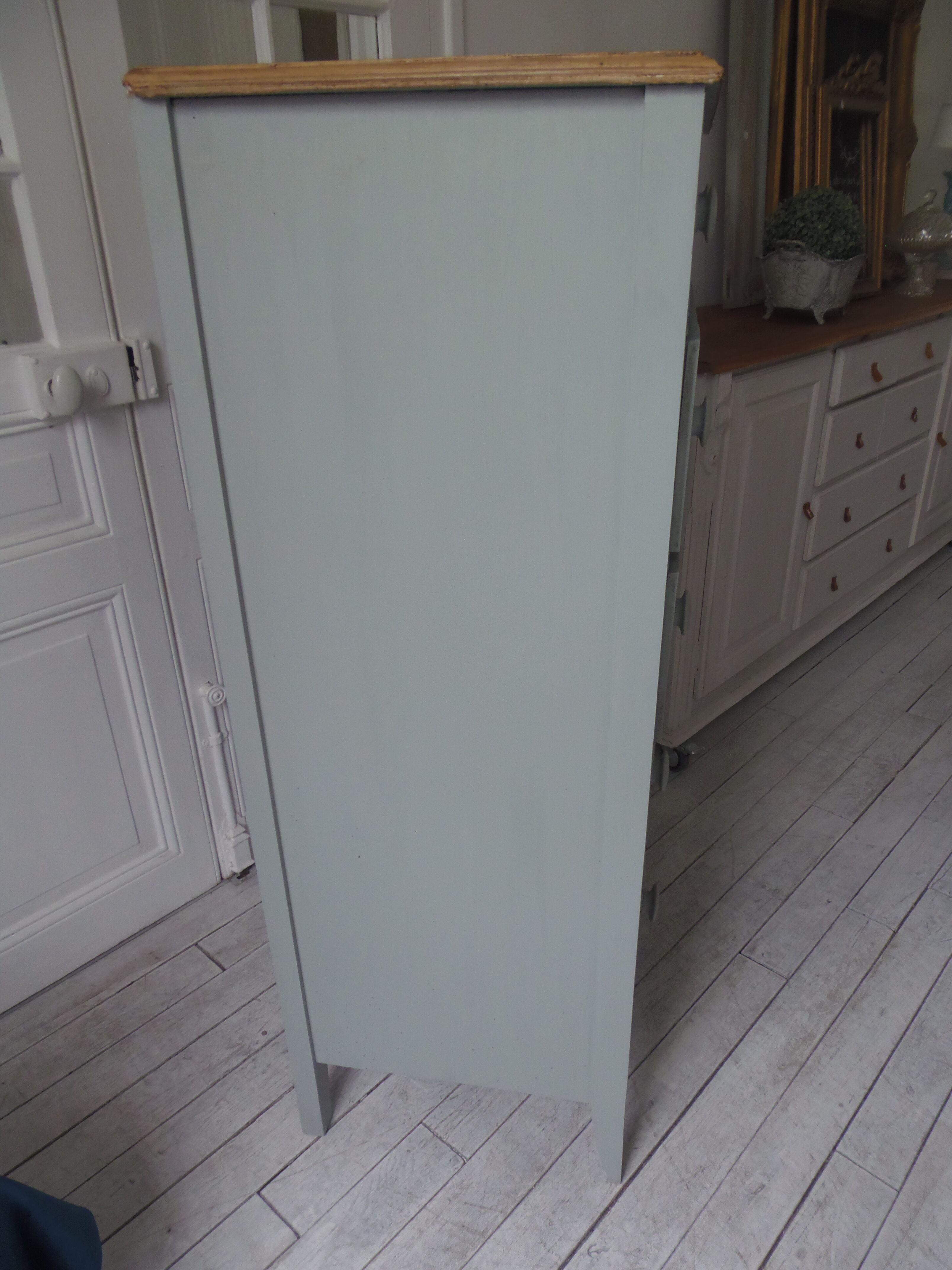 Vintage chest of drawers green gray, 5 drawers, wooden top.