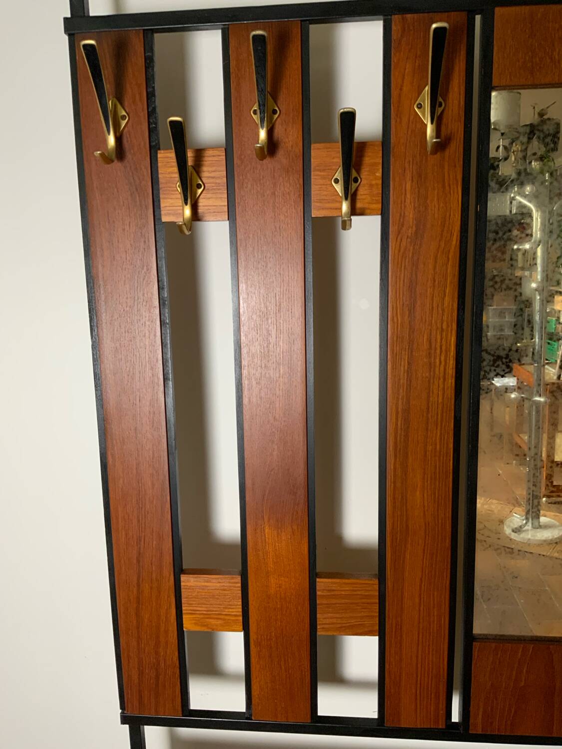 Wall-mounted coat rack