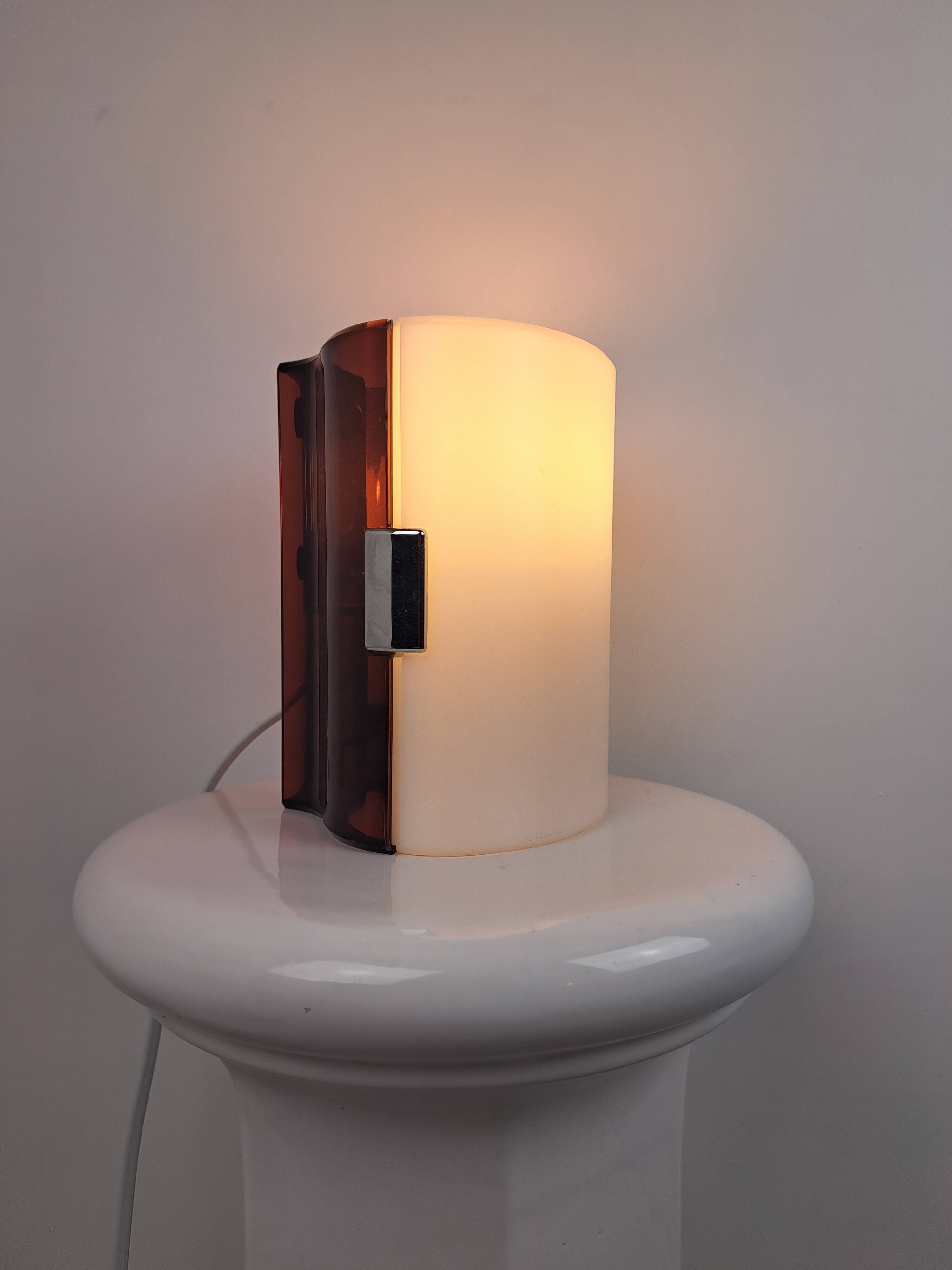 Allibert space age 80s plexiglass wall light